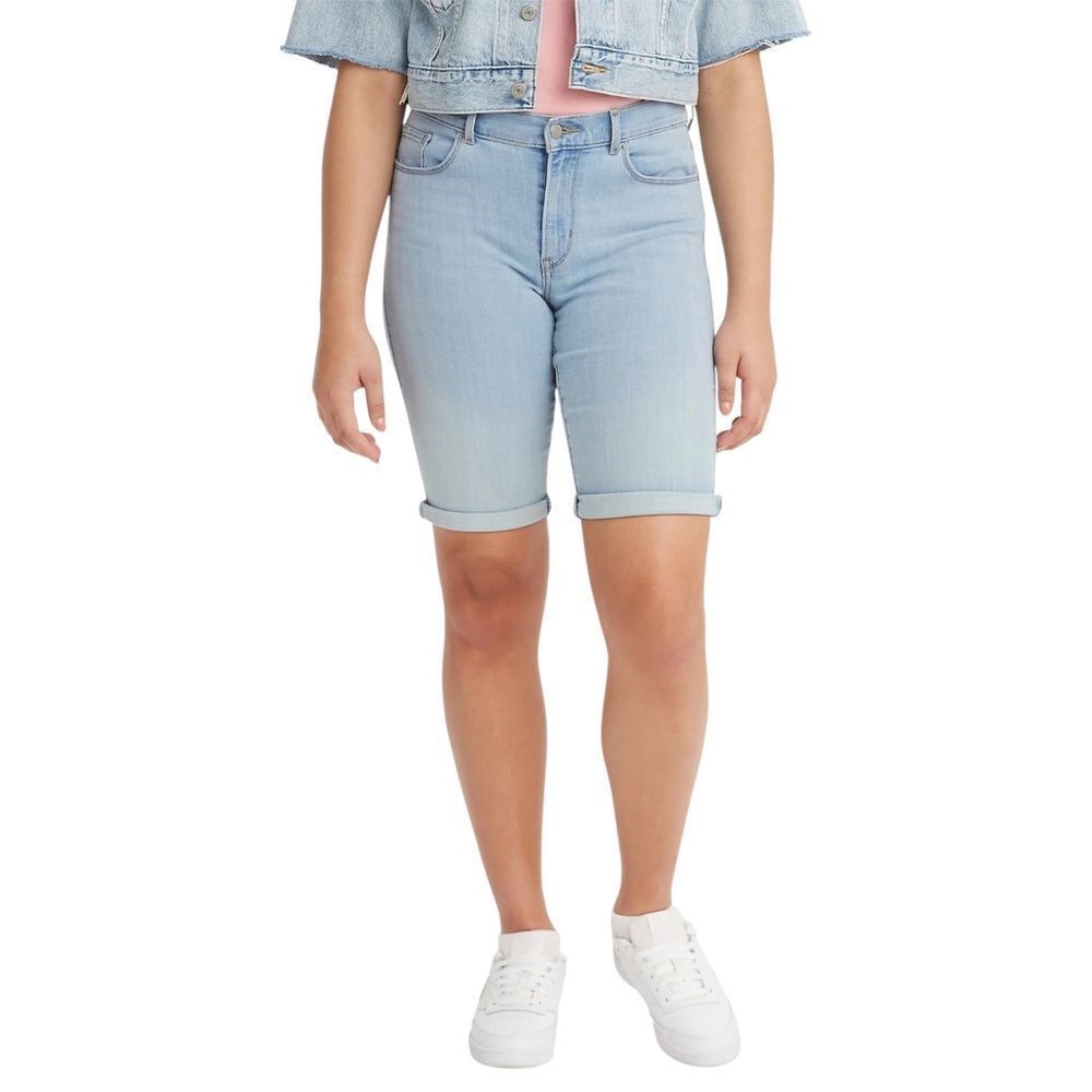 Levi’s Classic Light Wash Bermuda Shorts size 33